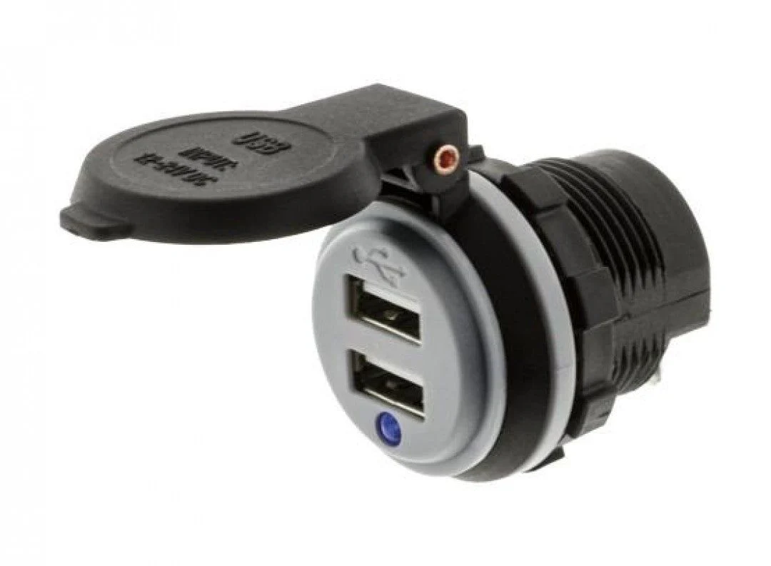 Hulk 4X4 - DUAL USB SOCKET 2.4a EACH PORT TOTAL 4.8a 90 DEGREE TERMINALS